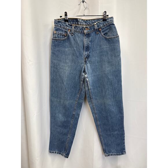 Levi’s jeans size 10 
Rise-11
Waist-13
Inseam-26 - Picture 3 of 6